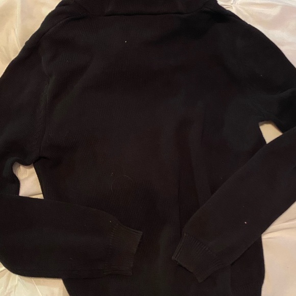 Black classic Ralph Lauren sweater. Gold rl button - Picture 6 of 8